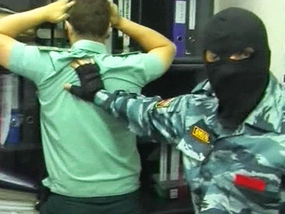 Несколько представителей бурятской таможни получили наказание в виде условных сроков за то, что подбрасывали людям наркотики